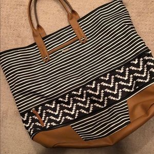 Stella and Dot expandable Getaway Bag